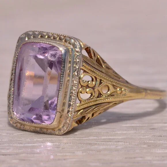 Amethyst Ring in Yellow Gold